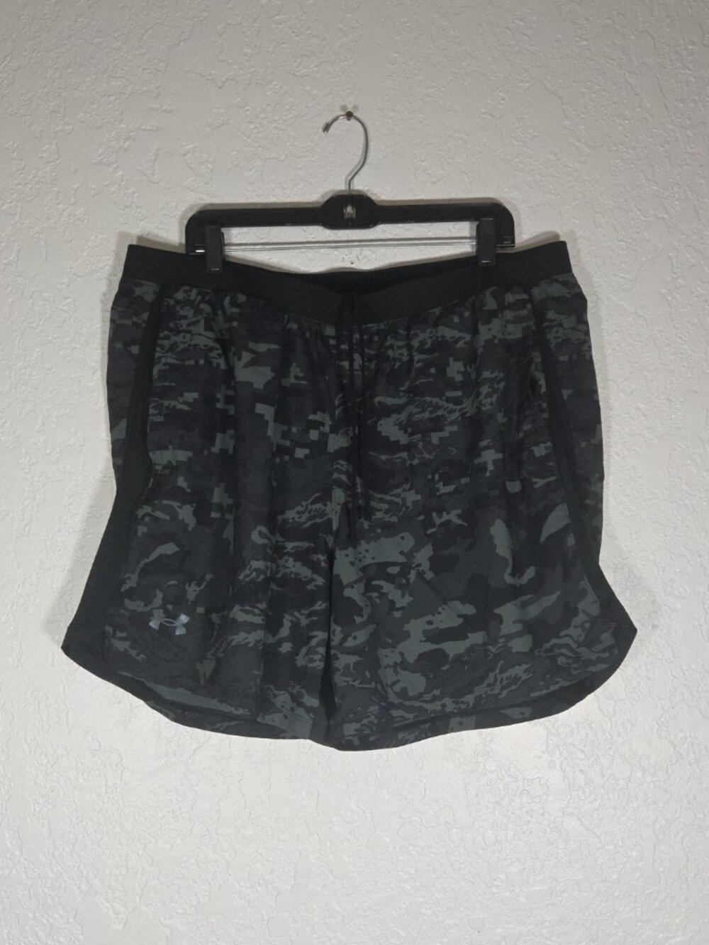 Under Armour Camo 7" Lined Shorts Mens Size XXL Performance Active Gym